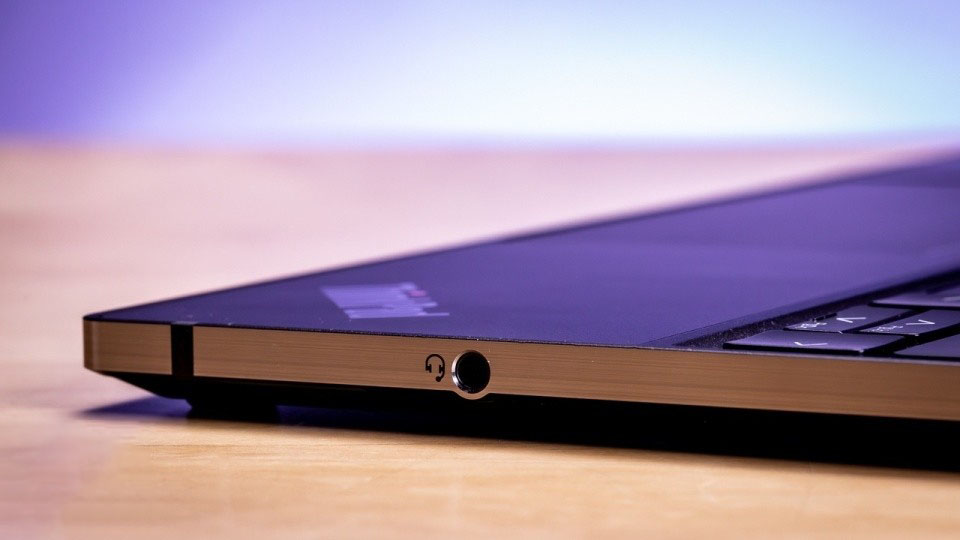 Lenovo ThinkPad Z13 Gen 2 06