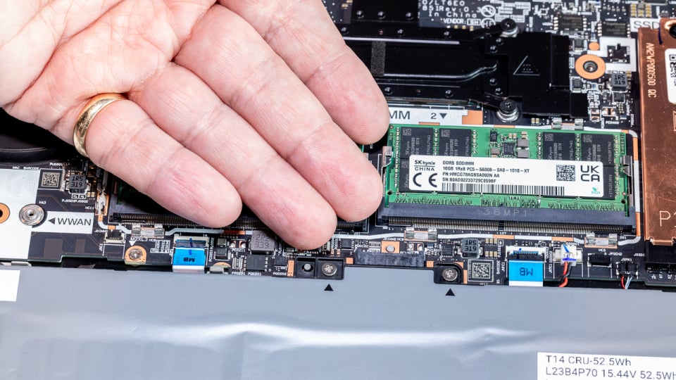 Bên trong dòng ThinkPad T 2024: Lenovo, iFixit giúp việc sửa chữa máy tính xách tay làm việc dễ dàng hơn 30 ThinkPad T 2024 10