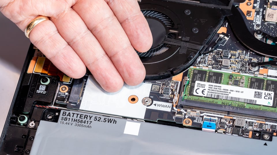 Bên trong dòng ThinkPad T 2024: Lenovo, iFixit giúp việc sửa chữa máy tính xách tay làm việc dễ dàng hơn 33 ThinkPad T 2024 13