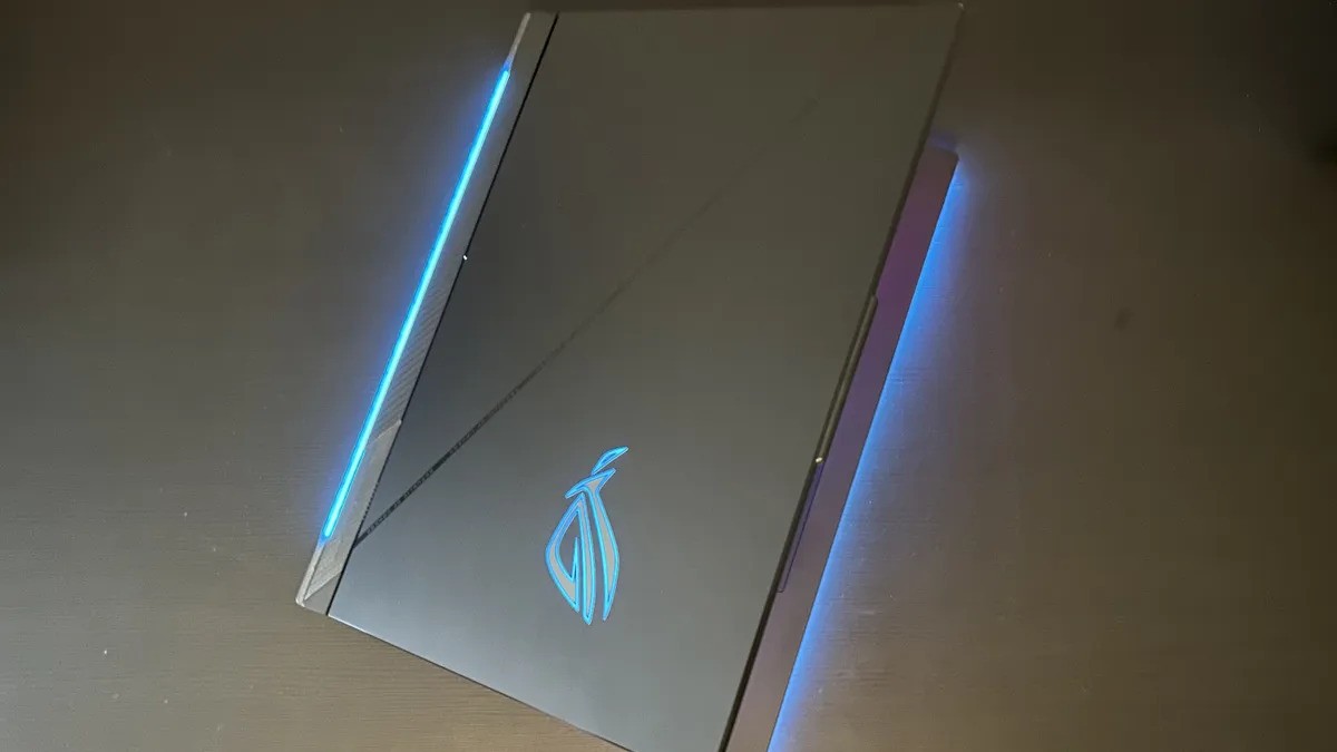 Asus ROG Strix Scar 18 2024 02