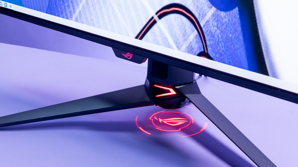 Asus ROG Swift OLED PG32UCDM 03