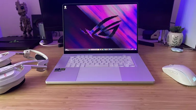 Asus ROG Zephyrus G16 2024 01