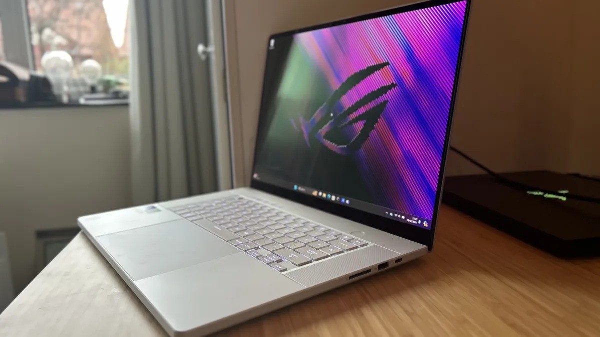 Asus ROG Zephyrus G16 2024 02