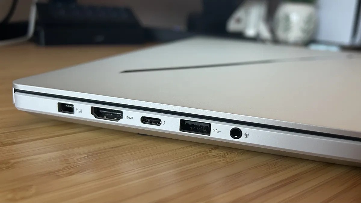 Asus ROG Zephyrus G16 2024 06