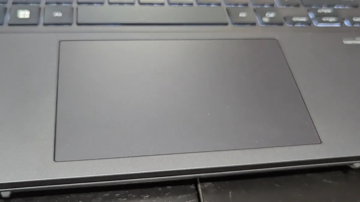 Asus Zenbook Duo 2024 07