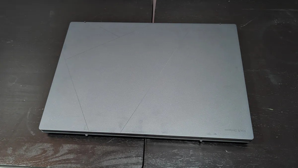 Asus Zenbook Duo 2024 09