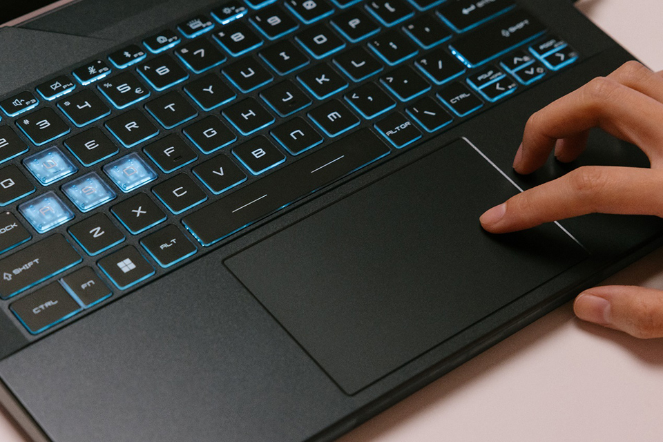 Cyborg 14 định nghĩa lại laptop chơi game 14 inch 19 Cyborg 14 dinh nghia lai laptop choi game 14 inch 08