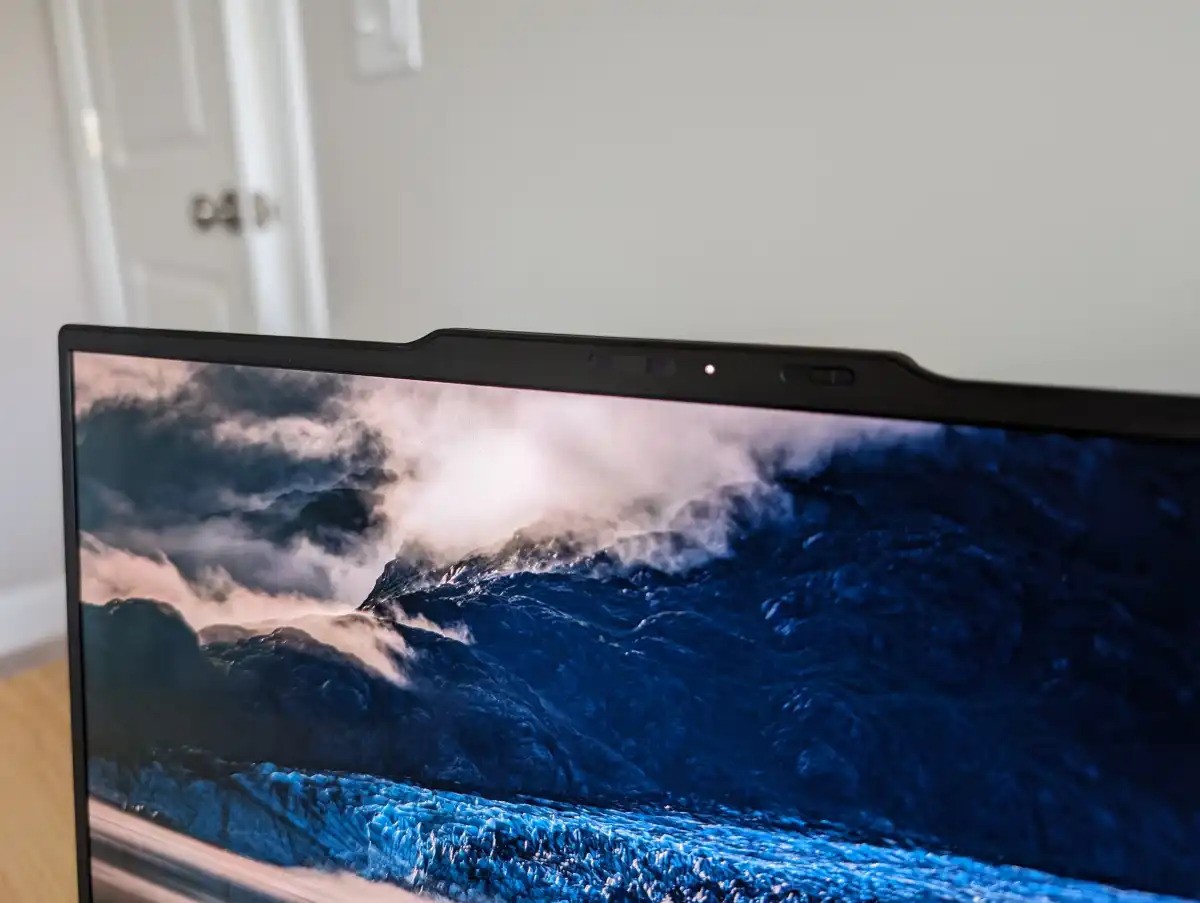 Danh gia Lenovo ThinkPad X1 Carbon Laptop doanh nhan ly tuong 05