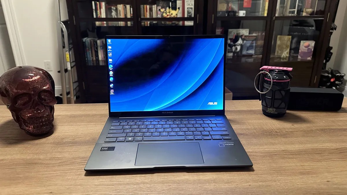 Apple Macbook Air 13 M3 vs Asus Zenbook 14 OLED (Q425M): Laptop siêu di động nào phù hợp nhất với bạn? 9 Laptop sieu di dong nao phu hop nhat voi ban 03