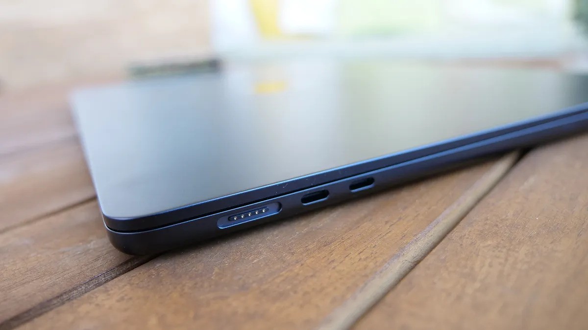 MacBook Air 15 inch M3 04