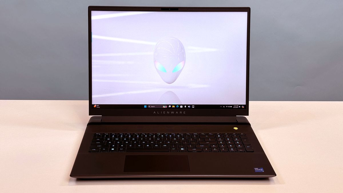 Alienware m18 R2 03