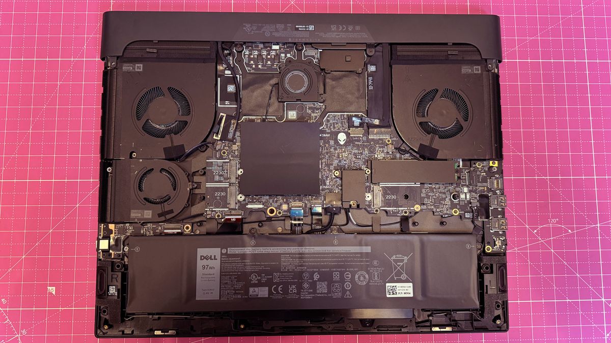 Alienware m18 R2 09