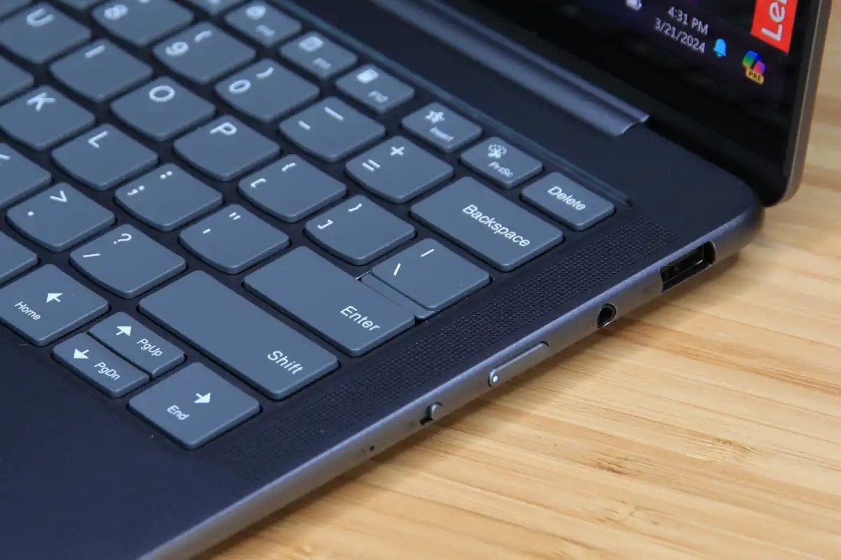 Lenovo Slim 7 14 Gen 9 05