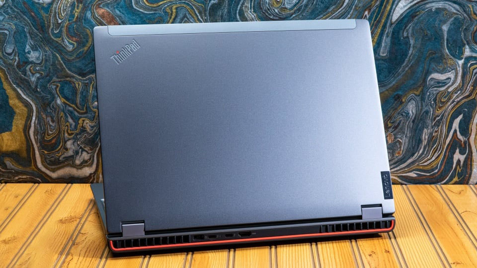 Lenovo ThinkPad P16 Gen 1 08