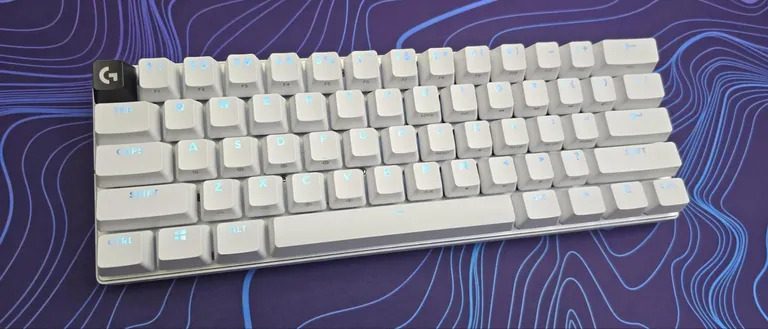 Logitech G Pro X 60 Lightspeed 01