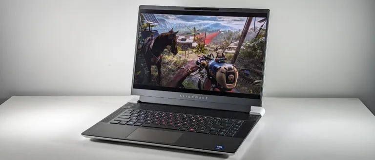 Alienware x16 R2 01