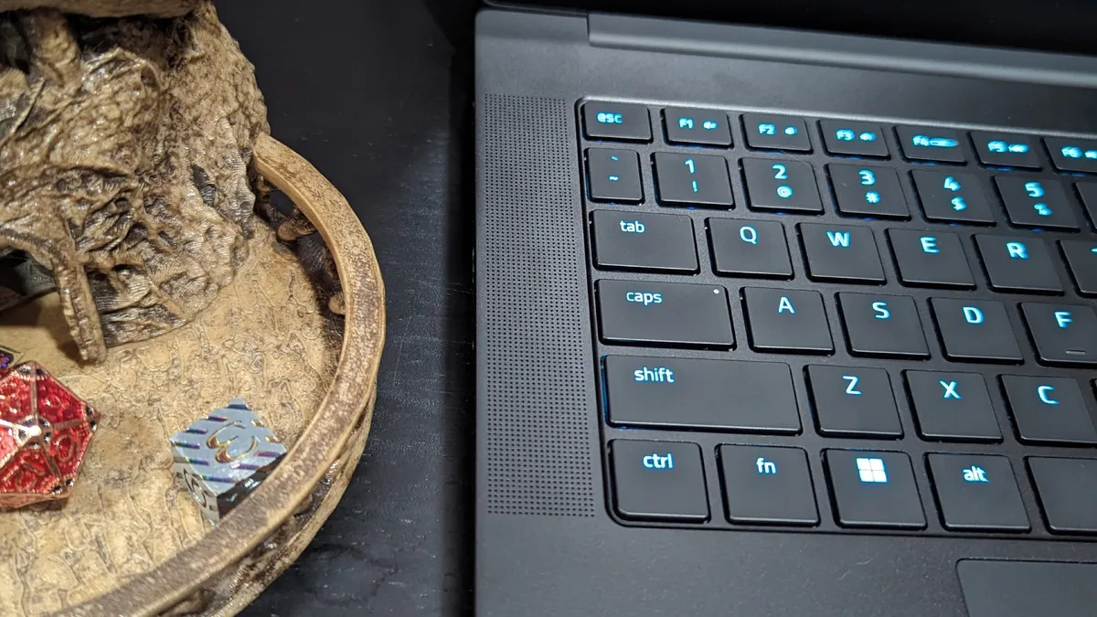 Asus Zephyrus G14 so với Razer Blade 14: Laptop gaming nhỏ gọn nào phù hợp với bạn? 14 Asus Zephyrus G14 vs. Razer Blade 14 05