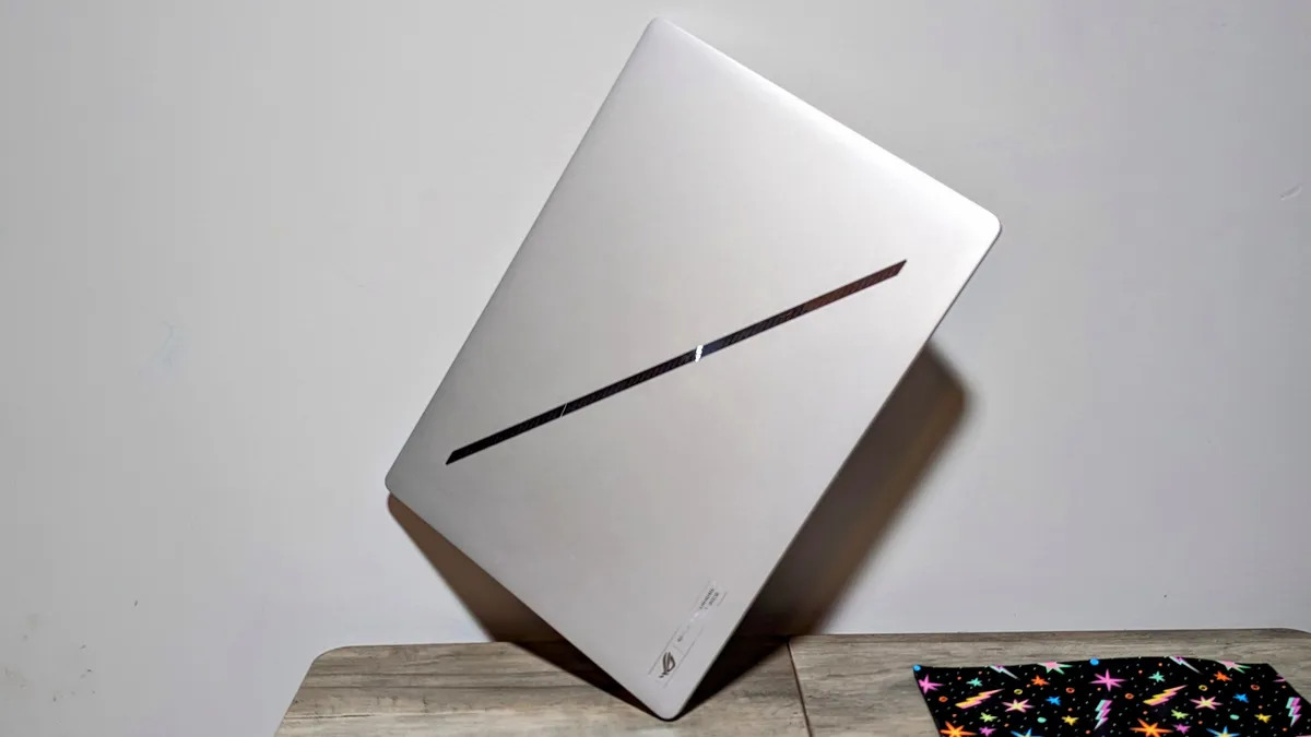 Asus Zephyrus G14 so với Razer Blade 14: Laptop gaming nhỏ gọn nào phù hợp với bạn? 16 Asus Zephyrus G14 vs. Razer Blade 14 07