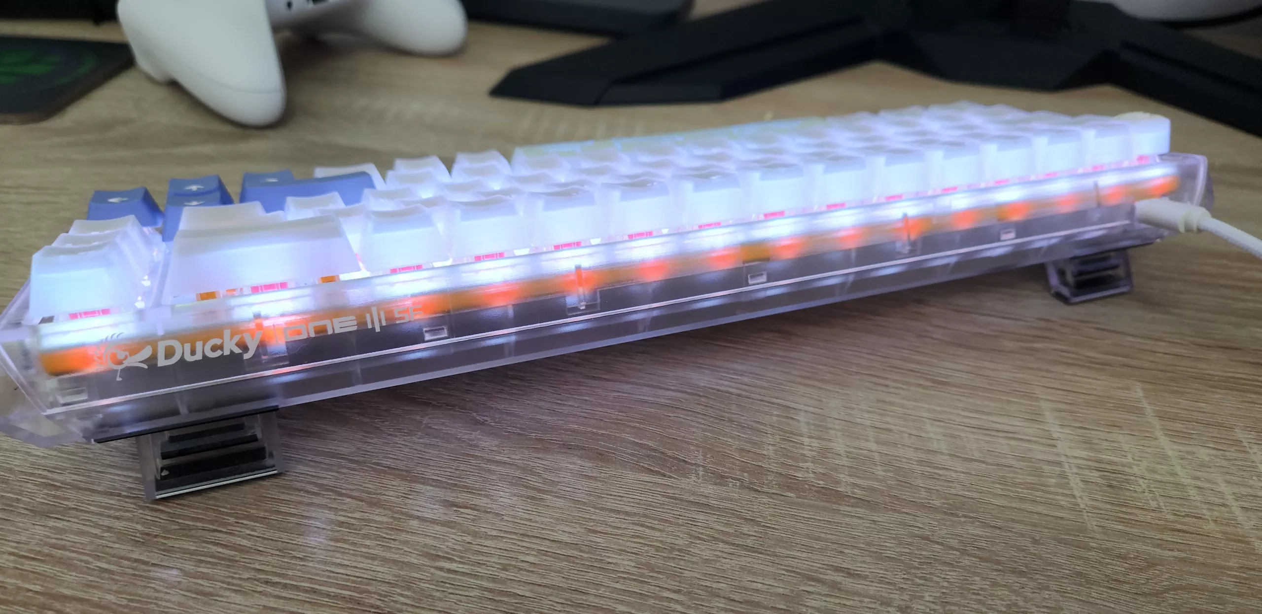 Ban Phim Ducky One 3 SF Aura 01