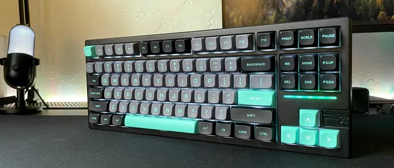 Epomaker x Feker Galaxy 80 keyboard 01