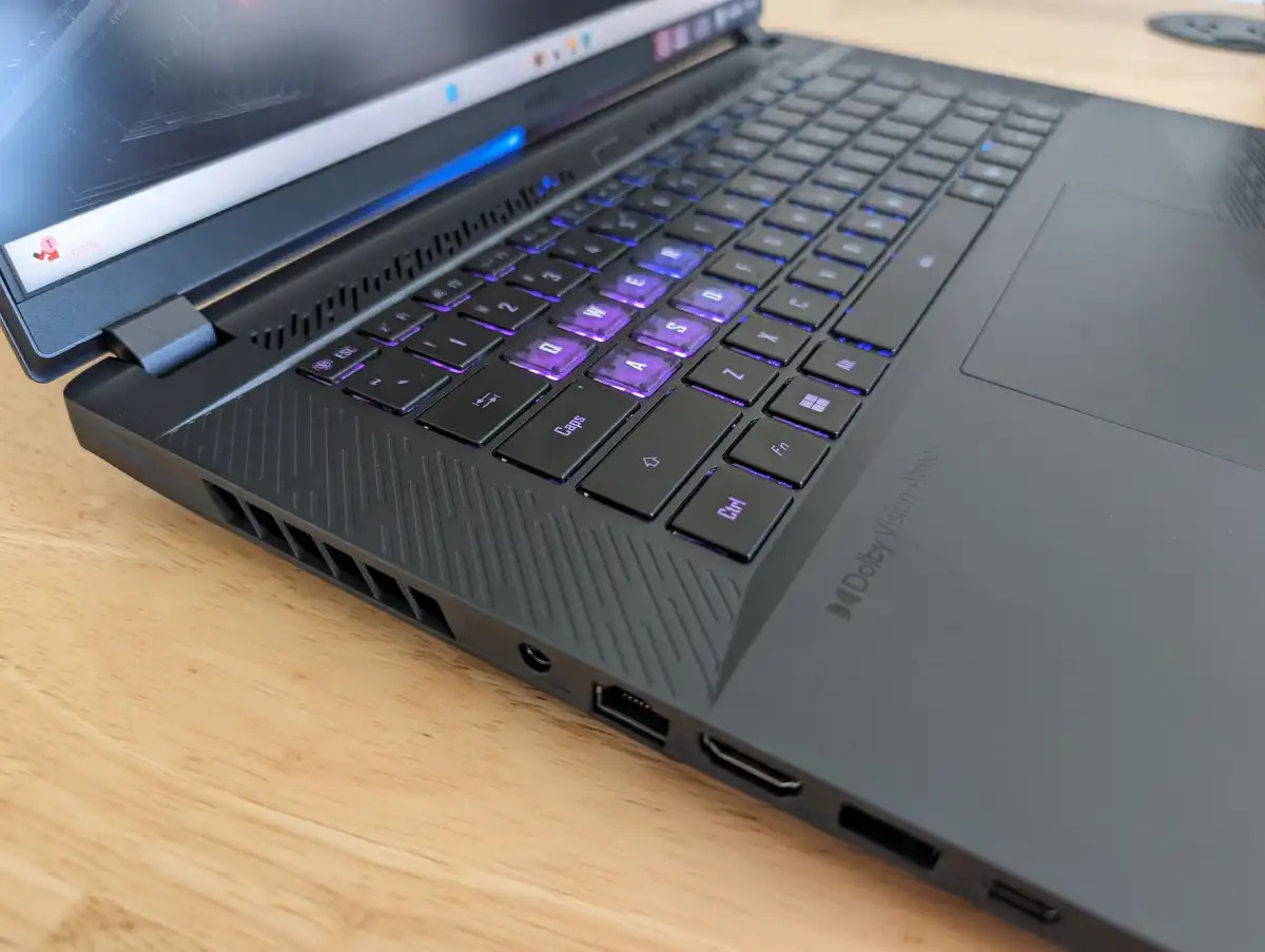 Gigabyte Aorus 16X 02