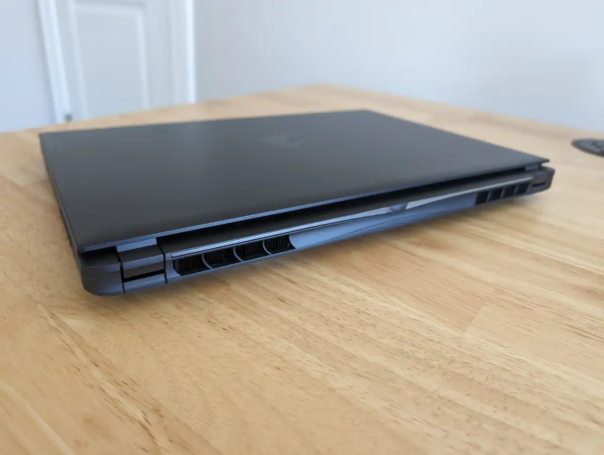 Gigabyte Aorus 16X 03