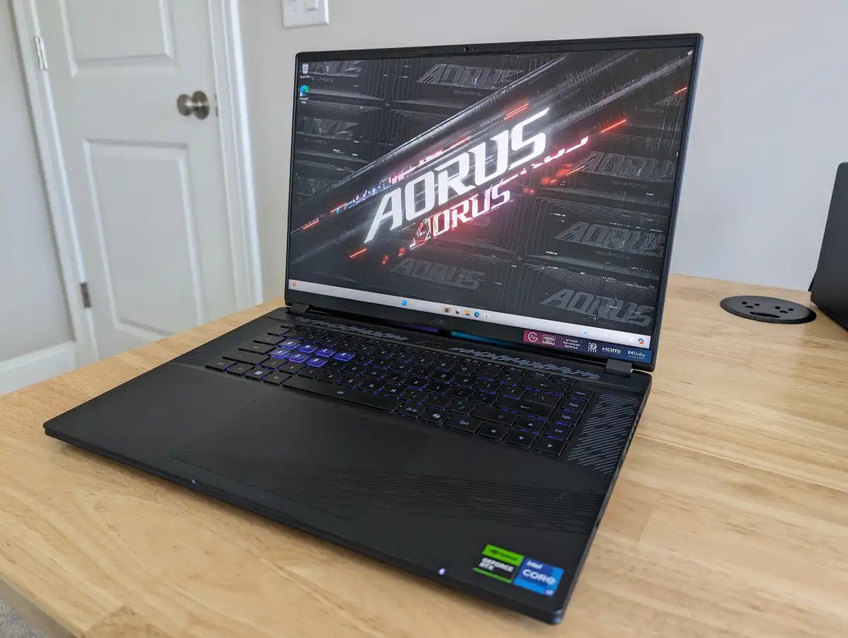 Gigabyte Aorus 16X 06