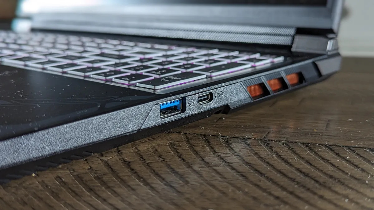 Gigabyte G6X 9KG 2024 04