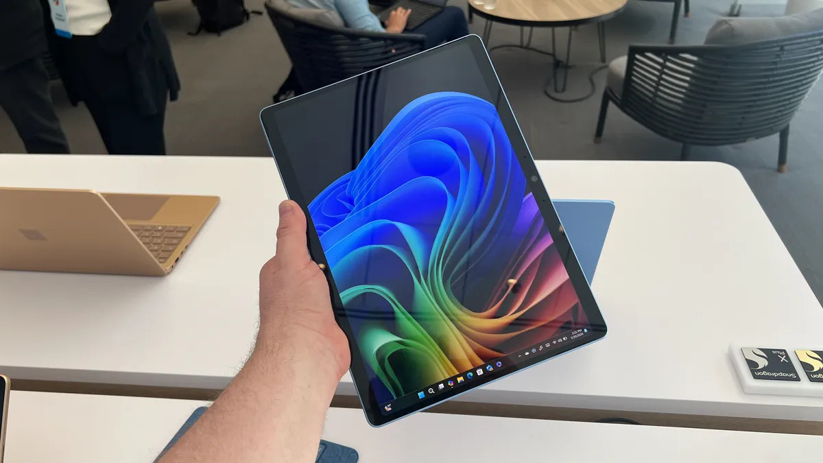 Trên tay: Microsoft Surface Pro: lần đầu tiên mang đến cho iPad Pro một thử thách nghiêm túc 3 Microsoft Surface Pro 02