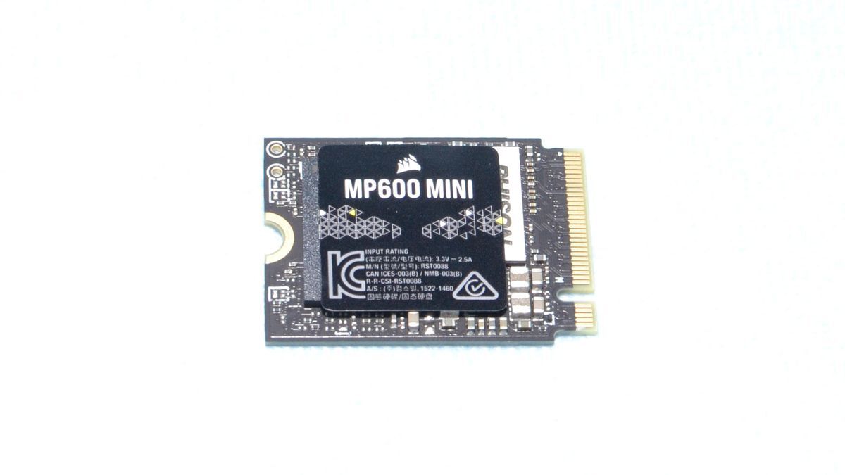 SSD Corsair MP600 Mini 1TB E27T 03