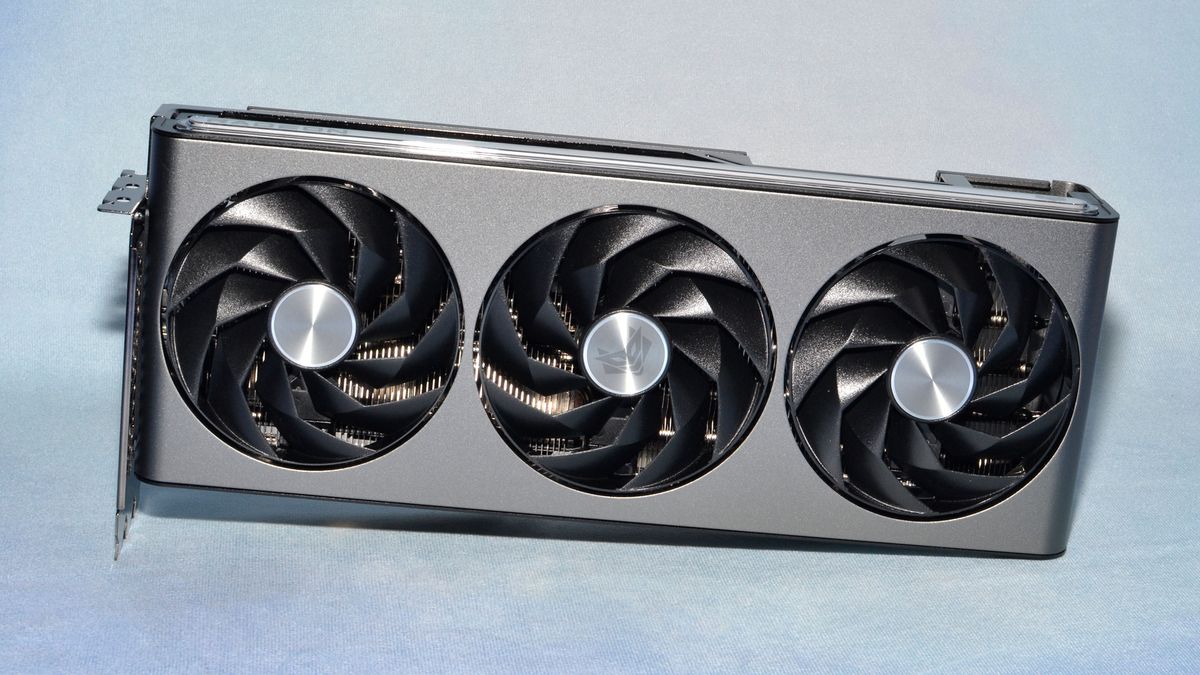 Sapphire RX 7900 GRE Nitro 02