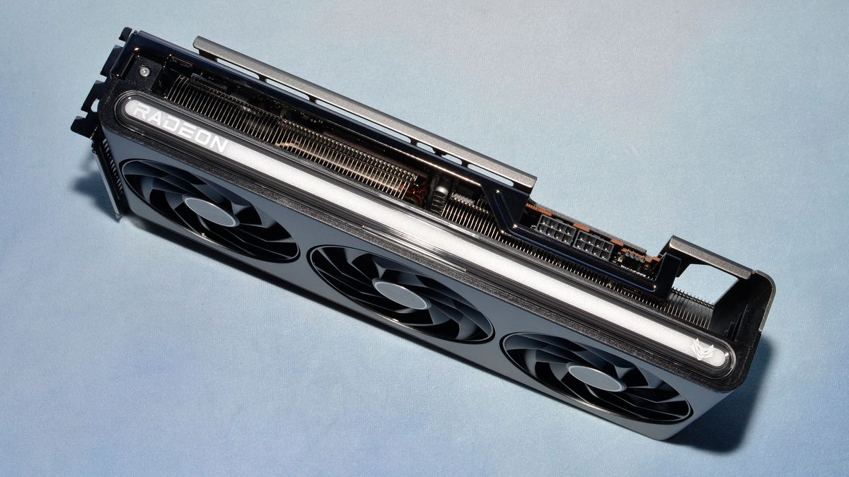 Sapphire RX 7900 GRE Nitro 03