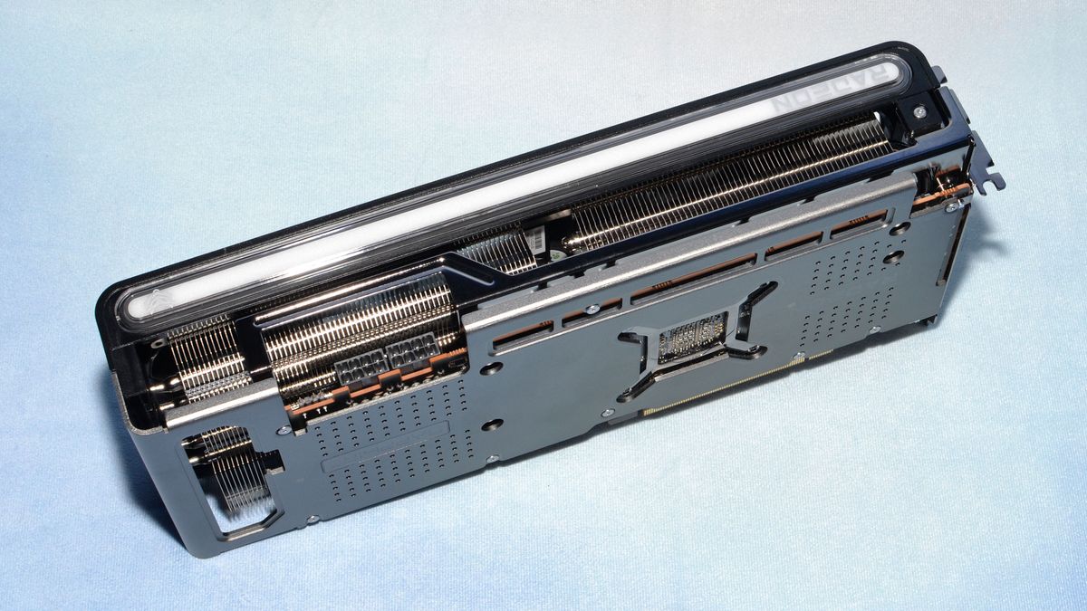 Sapphire RX 7900 GRE Nitro 04