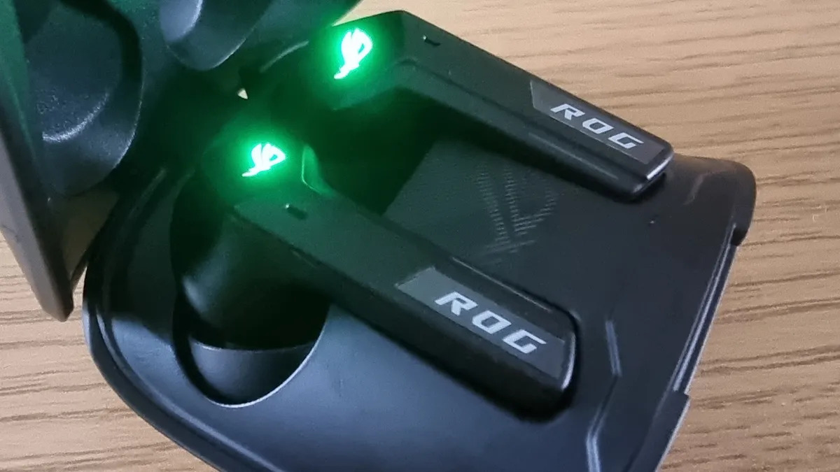 Tai nghe Asus ROG Cetra True Wireless Speednova 04