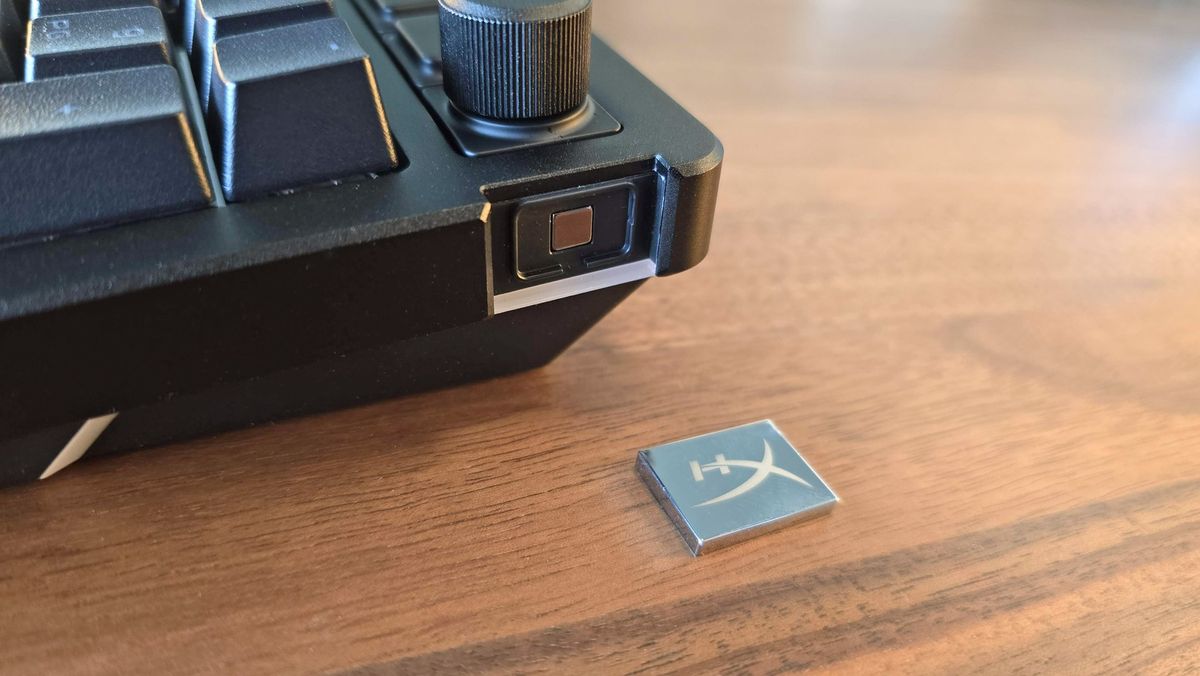 ban phim choi game co hoc HyperX Alloy Rise 04