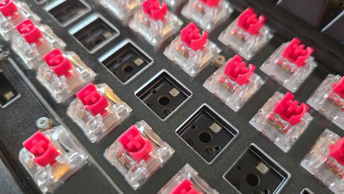 ban phim choi game co hoc HyperX Alloy Rise 06