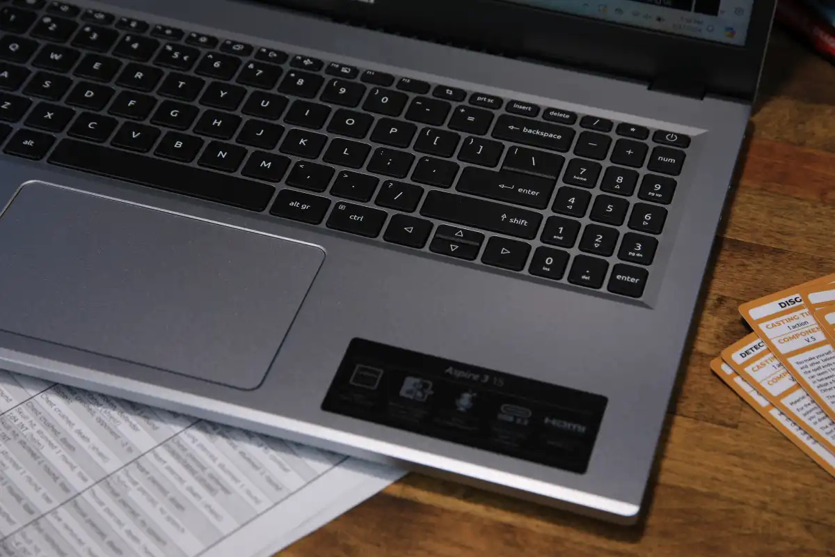 Đánh giá Acer Aspire 3: Laptop bình dân hay chỉ giá rẻ? 14 Acer Aspire 3 02