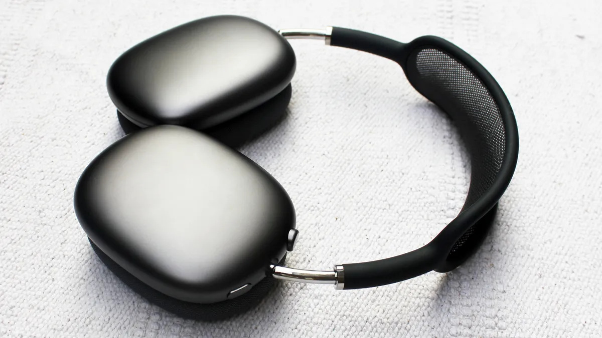 Apple AirPods Max 06