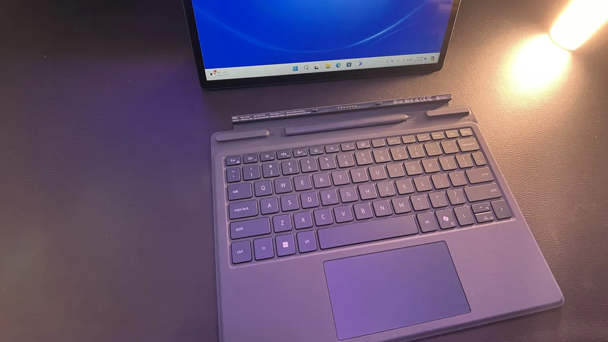 Dell Latitude 7350 Detachable 02