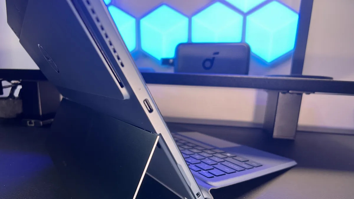 Dell Latitude 7350 Detachable 04