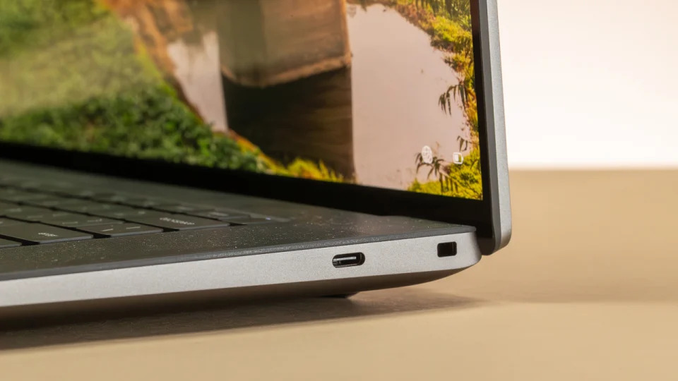 Dell Precision 5690 04