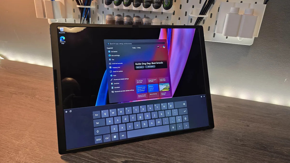 HP Spectre Foldable 17 03