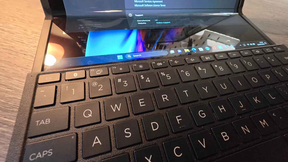 HP Spectre Foldable 17 08