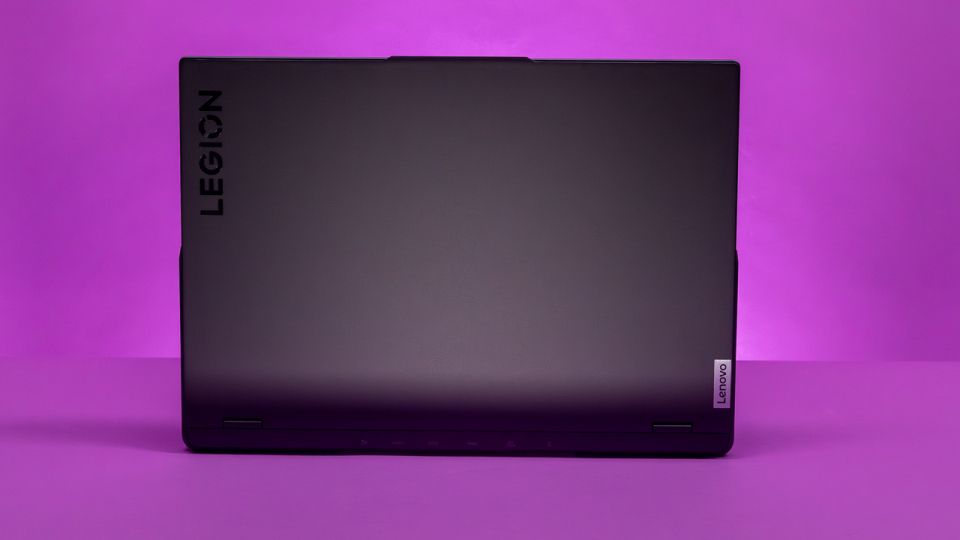 Lenovo Legion Pro 5i Gen 9 02