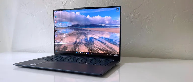Lenovo Yoga Slim 7x 01