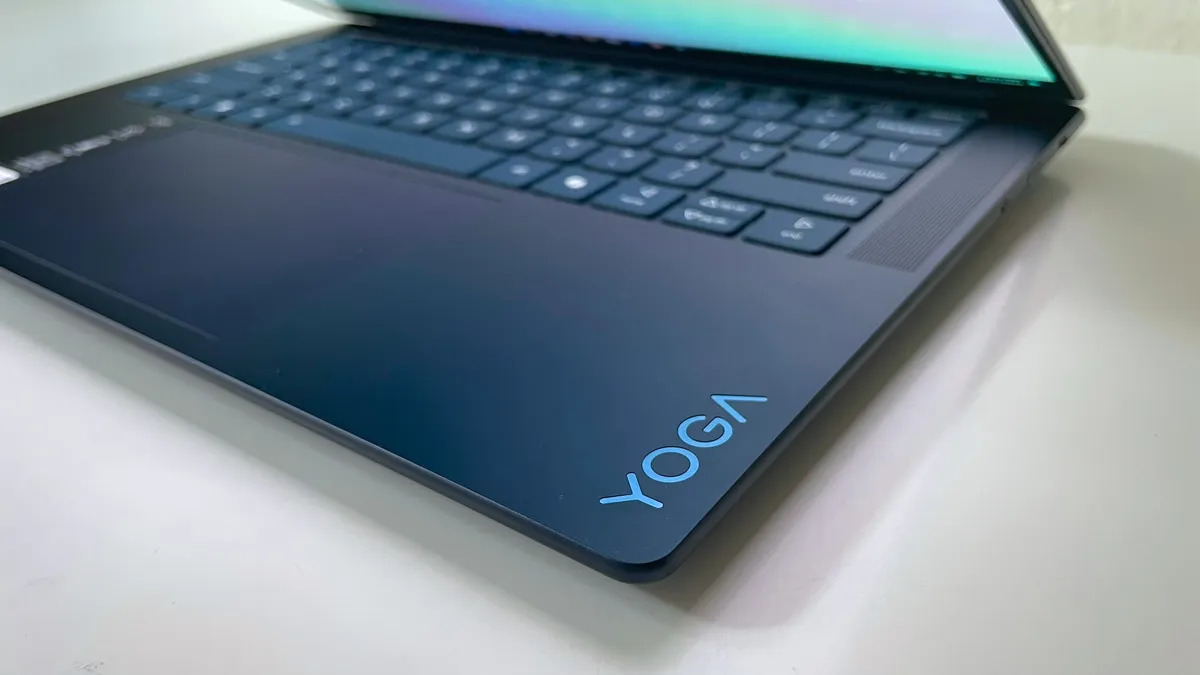 Lenovo Yoga Slim 7x 08