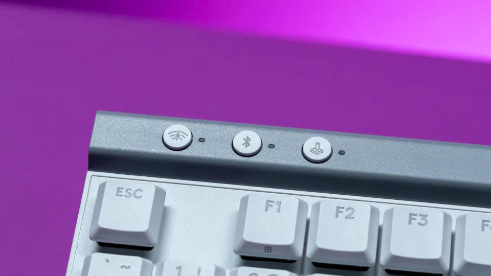 Logitech G515 Lightspeed TKL 02