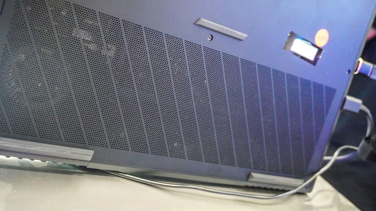 MSI Stealth A16 AI mo ra the he may tinh xach tay danh cho nguoi sang tao moi 05