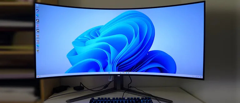 man hinh choi game OLED sieu rong 45 inch AOC Agon Pro AG456UCZD 01