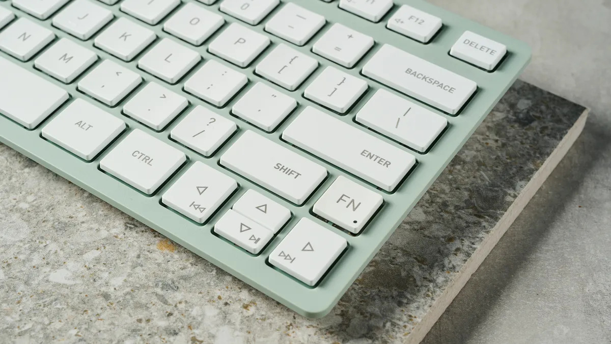 Cherry KW 7100 Mini BT 09